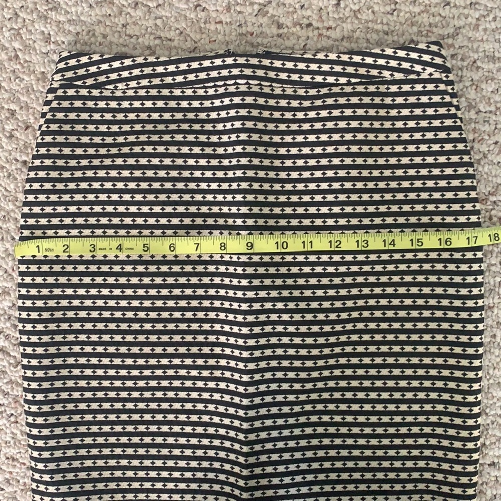 NWOT Pencil Skirt with Pockets - Picture 6 of 8